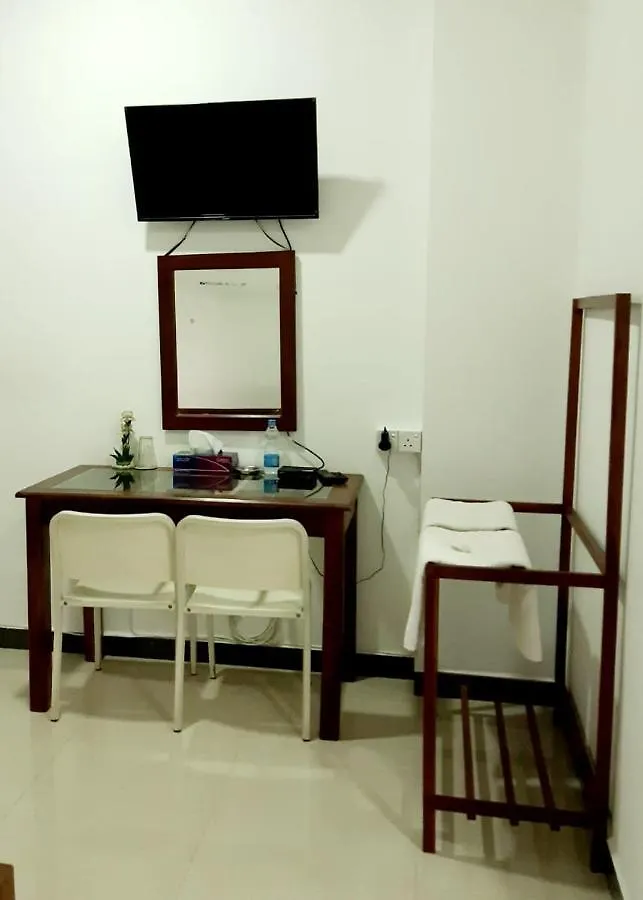 Hotel Kanora Lake Resort Maharagama