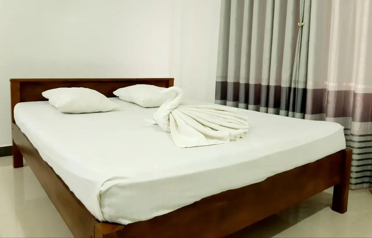 Hotel Kanora Lake Resort Maharagama