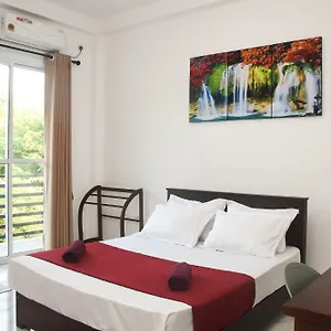 Solid Boralasgamuwa Hotel